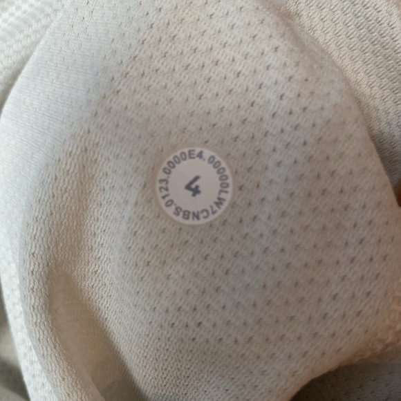 ❤️ Lululemon Fast & Free High-Rise Short 2" *Airflow In-Sense Emboss Size 4 NWT - Picture 3 of 11